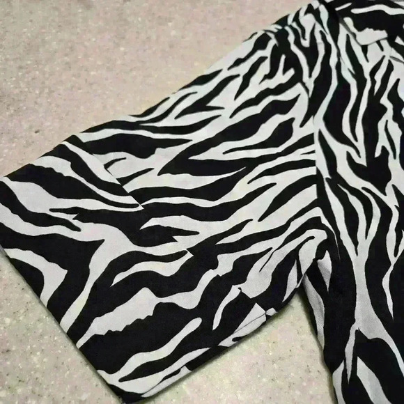 EAMI + CO Wild Thing Short Sleeve Top| sz L - Picture 4 of 5